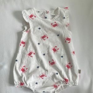 sammy + nat ruffle sleeve romper. red white and blue crabs/stars EUC